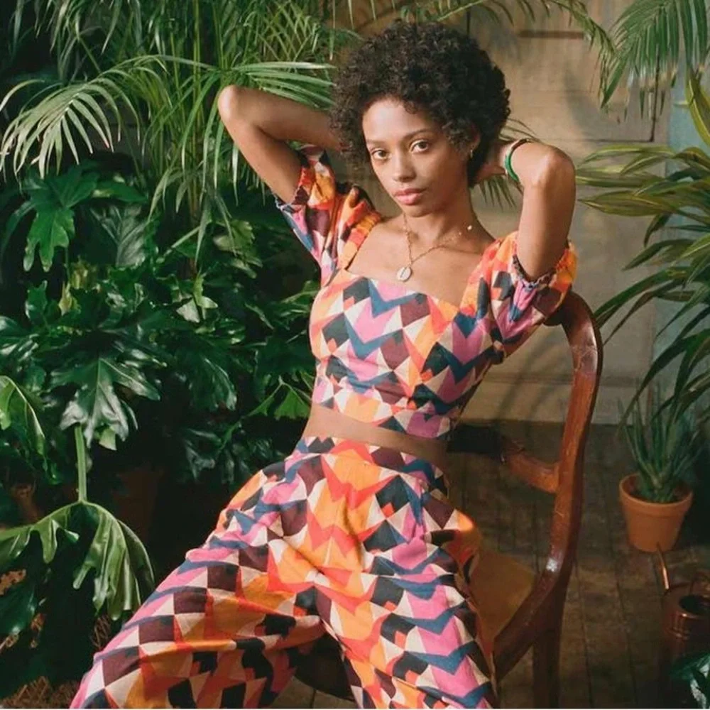 NWT Farm Rio Lindeza Grafica Linen Crop Top - Picture 2 of 7